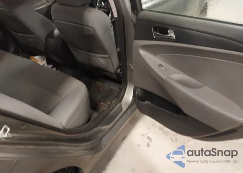 2013 Hyundai Sonata Gls z USA, uszkodzony, nr VIN 5NPEB4AC2DH582675